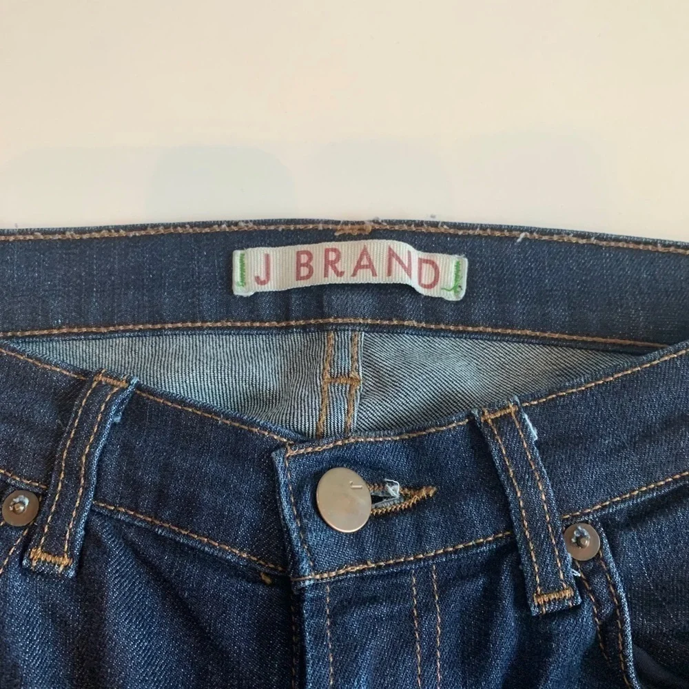 ❤️ J Brand Straight Jean Size 27 H17